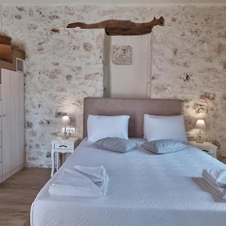 Stone With Swimming Pool-bbq! Villa