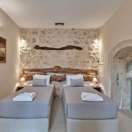 Villa Stone With Swimming Pool-bbq! *