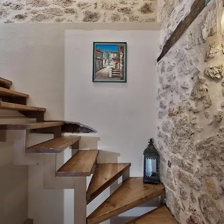 Stone With Swimming Pool-bbq! Villa *