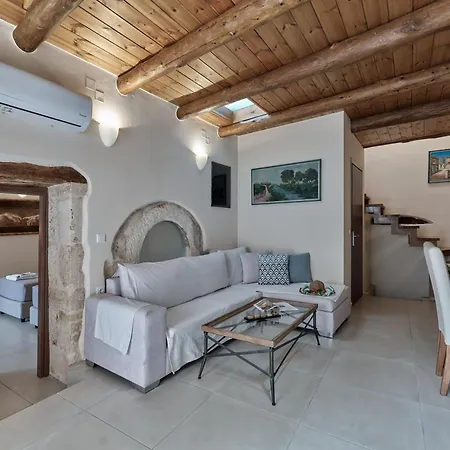 Stone With Swimming Pool-bbq! Villa *